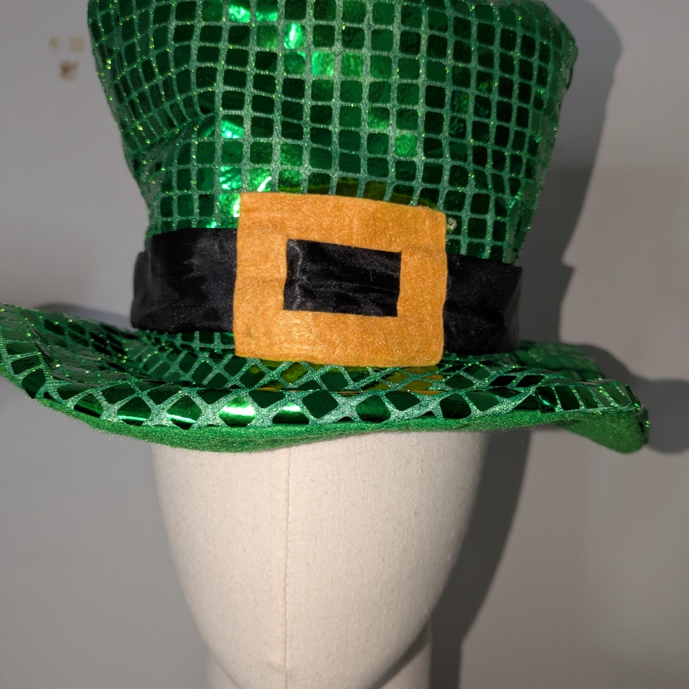 Green Sequin Top Hat with Gold Buckle